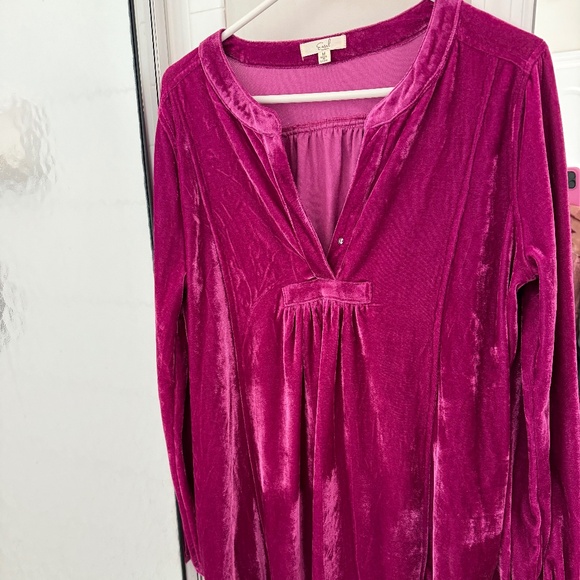 Magenta V Neck Maternity Dress - Picture 1 of 3